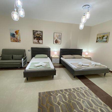 Tinas Rooms Durres Bagian luar foto