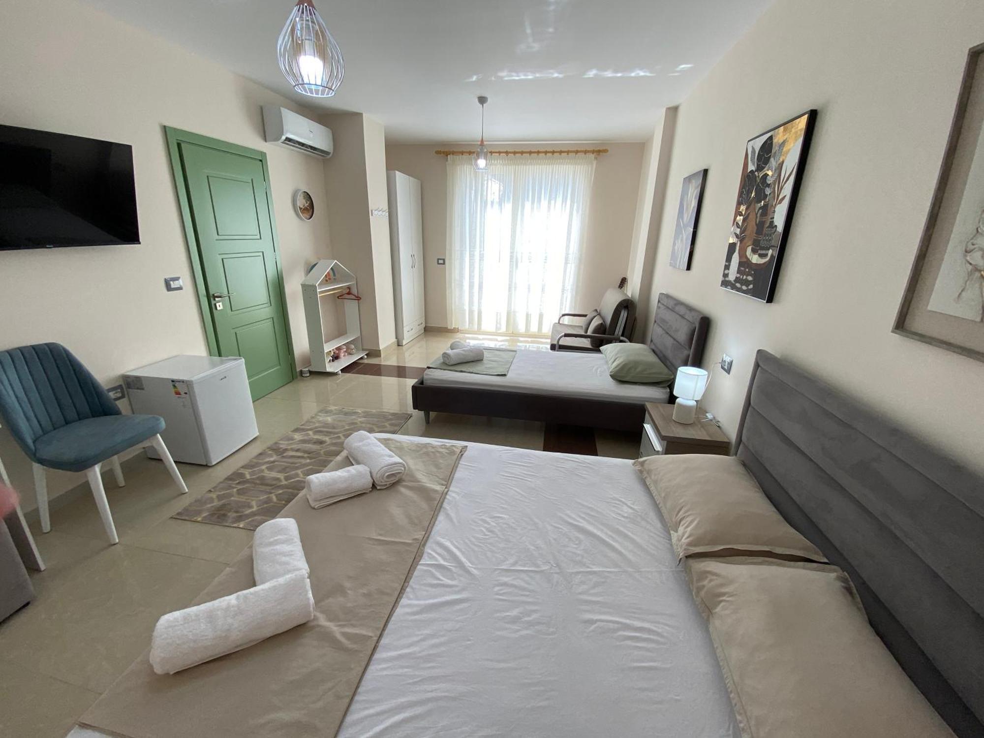 Tinas Rooms Durres Bagian luar foto