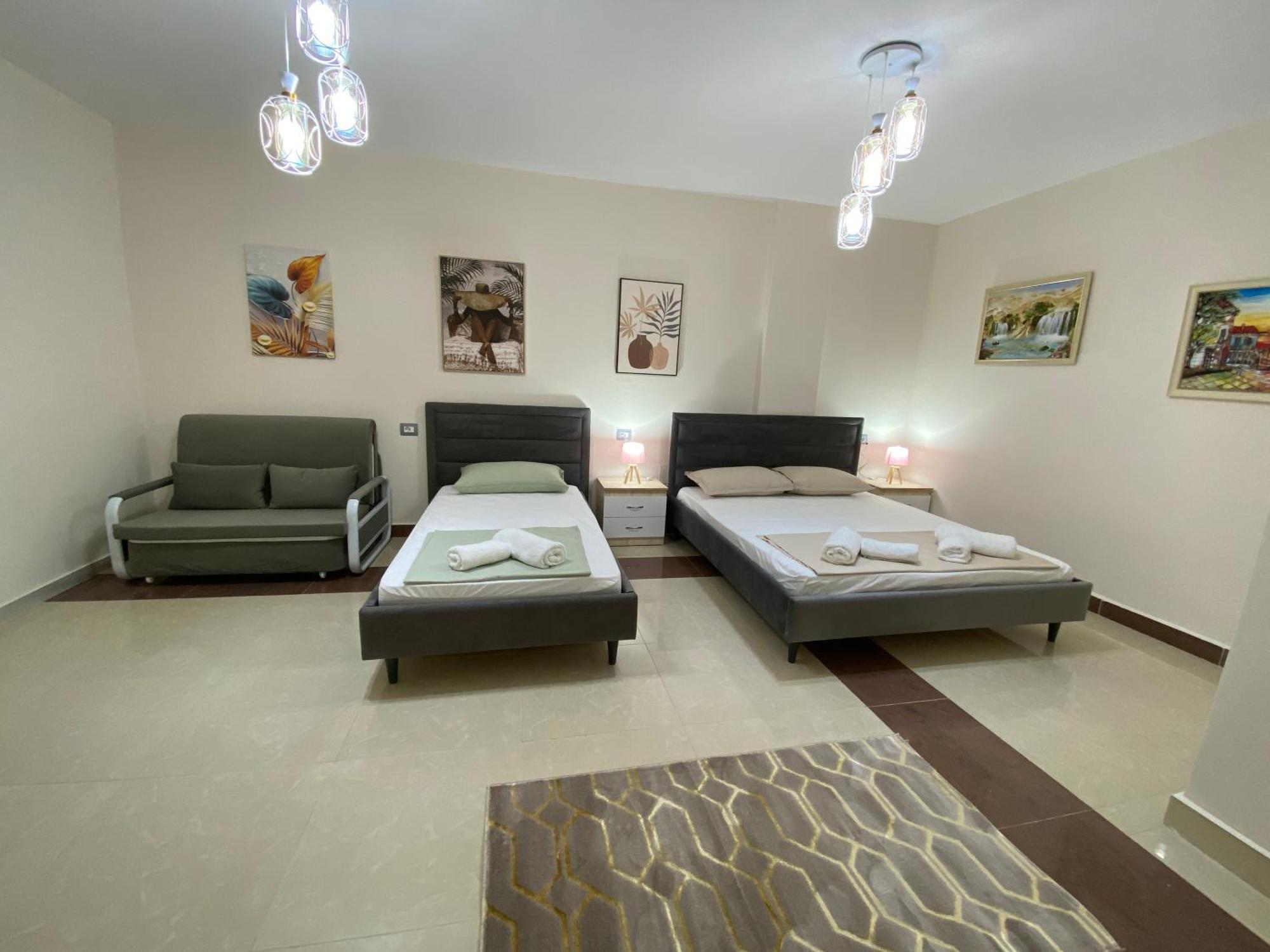 Tinas Rooms Durres Bagian luar foto