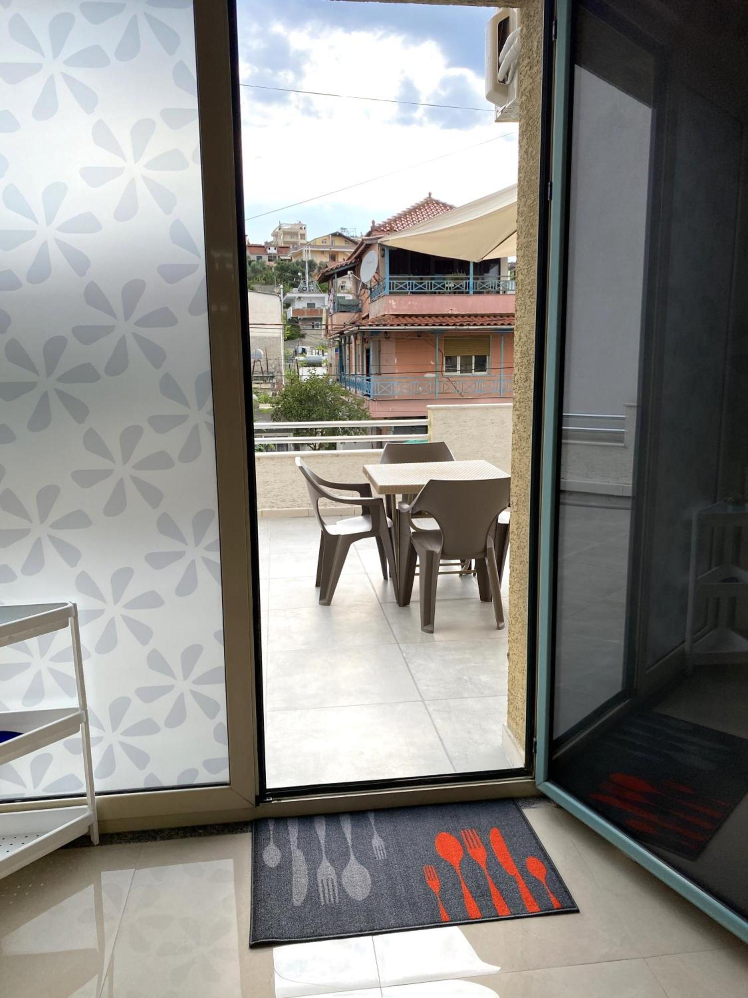 Tinas Rooms Durres Bagian luar foto