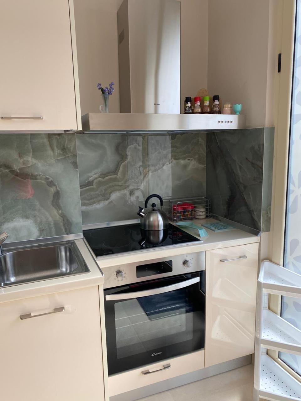 Tinas Rooms Durres Bagian luar foto